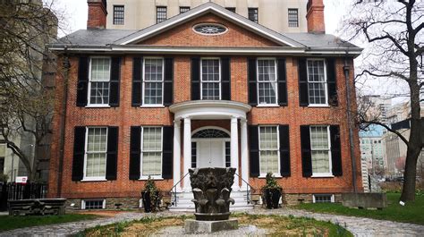 Campbell house museum - The Camp­bell House Muse­um depends on ded­i­cat­ed, enthu­si­as­tic vol­un­teers to car­ry out dai­ly oper­a­tions and spe­cial pro­grams. The Muse­um ALWAYS has a need for vol­un­teers in the fol­low­ing areas: • Docents pro­vide guid­ed tours to Muse­um vis­i­tors. 
